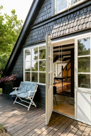 Architect-Designed A-House From 1918 In Nature